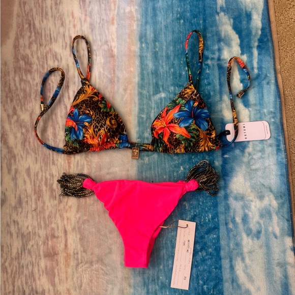 Kotomi Swim "Sinharaja" Tamson top and Indah Chandi bottom - Picture 6 of 11